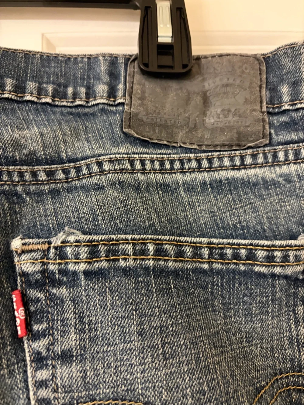 Levi's Slim Fit Jeans in Dark Blue Wash